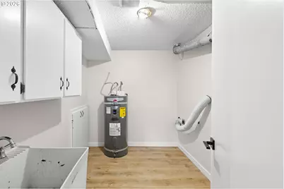 275 NE Scott Dr, Gresham, OR 97030 - Photo 24