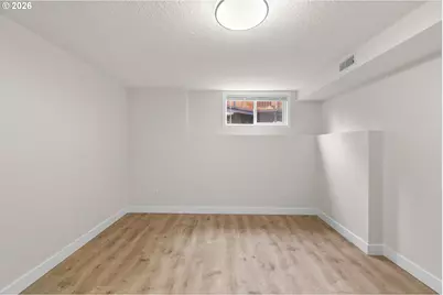 275 NE Scott Dr, Gresham, OR 97030 - Photo 18