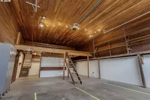4235 SE Woodward St, Portland, OR 97206 - Photo 40