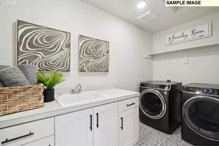 708 Magnolia Ave, Woodburn, OR 97071 - Photo 8