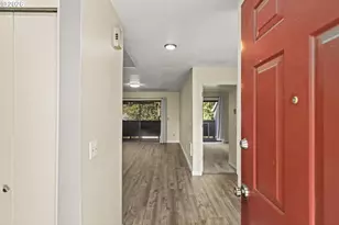 603 SE 148th Ave, Portland, OR 97233 - Photo 2