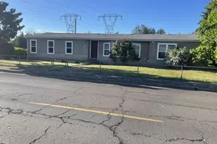 5660 Daisy St, Springfield, OR 97478 - Photo 2