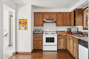 1453 SE 29th Ct, Troutdale, OR 97060 - Photo 14