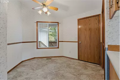 2393 SW 1st St, Gresham, OR 97080 - Photo 18