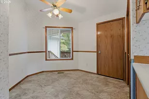 2393 SW 1st St, Gresham, OR 97080 - Photo 18