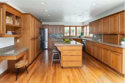 4077 Buck Brush Ln, Lake Oswego, OR 97035 - Photo 12