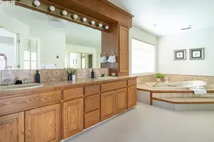 4077 Buck Brush Ln, Lake Oswego, OR 97035 - Photo 26