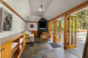 12727 S Iron Mountain Blvd, Portland, OR 97219 - Photo 42