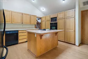 13910 SW Rawhide Ct, Beaverton, OR 97008 - Photo 12