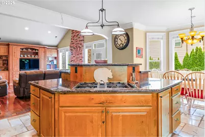 9588 SE Nicholas Dr, Happy Valley, OR 97086 - Photo 12