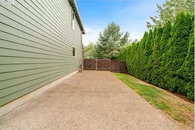9588 SE Nicholas Dr, Happy Valley, OR 97086 - Photo 40