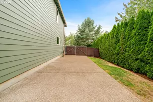 9588 SE Nicholas Dr, Happy Valley, OR 97086 - Photo 40