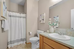 21936 NE Couch St, Gresham, OR 97030 - Photo 20
