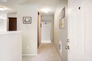 9305 SW Brooks Bend Pl, Portland, OR 97223 - Photo 4