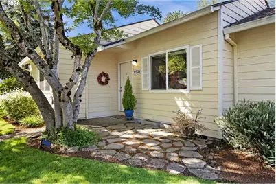 9305 SW Brooks Bend Pl, Portland, OR 97223 - Photo 2