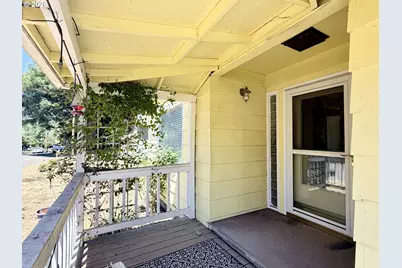 425 W Umpqua St, Roseburg, OR 97471 - Photo 4