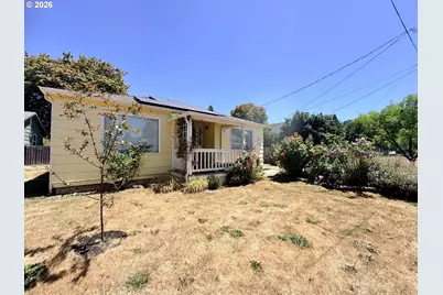 425 W Umpqua St, Roseburg, OR 97471 - Photo 2