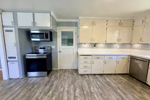 425 W Umpqua St, Roseburg, OR 97471 - Photo 8
