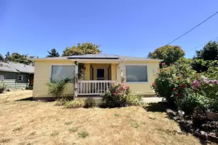 425 W Umpqua St, Roseburg, OR 97471 - Photo 1