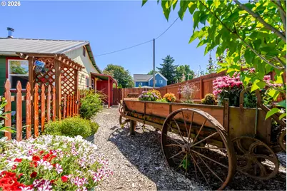 362 E Washington Ave, Brownsville, OR 97327 - Photo 42