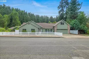 1110 Madison St, Silverton, OR 97381 - Photo 2