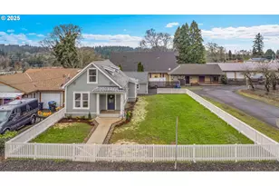 209 SE Currin St, Estacada, OR 97023 - Photo 2