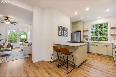 9174 SW Waverly Dr, Portland, OR 97224 - Photo 8