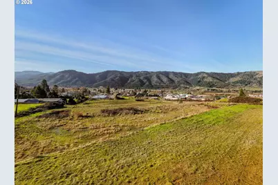 218 Paroz Ln, Myrtle Creek, OR 97457 - Photo 12