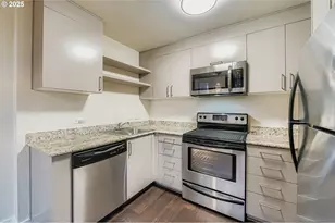 255 SW Harrison St, Portland, OR 97201 - Photo 12