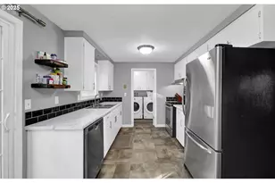 1756 10th St, Springfield, OR 97477 - Photo 10