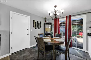 1756 10th St, Springfield, OR 97477 - Photo 8