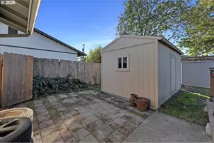 1756 10th St, Springfield, OR 97477 - Photo 36