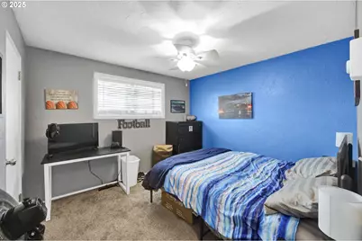 1756 10th St, Springfield, OR 97477 - Photo 18