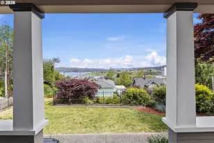 525 Park Ave, Coos Bay, OR 97420 - Photo 2