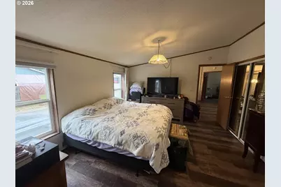 826 W Dean Ave, Sutherlin, OR 97479 - Photo 18