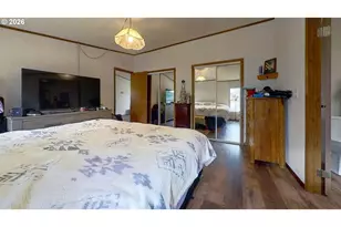 826 W Dean Ave, Sutherlin, OR 97479 - Photo 26