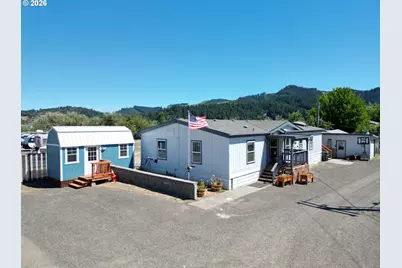 826 W Dean Ave, Sutherlin, OR 97479 - Photo 1