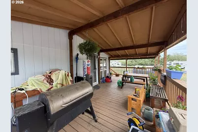 826 W Dean Ave, Sutherlin, OR 97479 - Photo 38