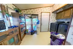 826 W Dean Ave, Sutherlin, OR 97479 - Photo 22