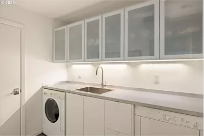 7175 SW Dogwood Pl, Portland, OR 97225 - Photo 32