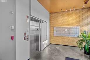 533 NE Holladay St, Portland, OR 97232 - Photo 38