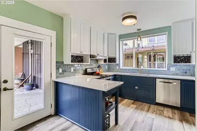 9601 NW Leahy Rd #212, Portland, OR 97229 - Photo 4