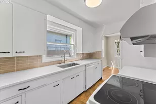 7820 SE Salmon St, Portland, OR 97215 - Photo 14