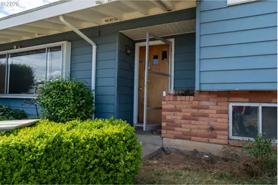 11830 NE Fremont St, Portland, OR 97220 - Photo 2