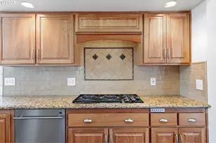 3696 River Pointe Dr, Eugene, OR 97408 - Photo 14