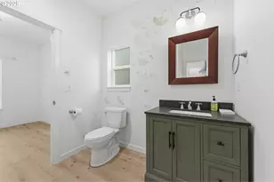 5592 Burnett Ave, Eugene, OR 97402 - Photo 16