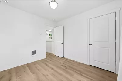 5592 Burnett Ave #A, Eugene, OR 97402 - Photo 22