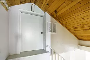 681 Liberty St, Ashland, OR 97520 - Photo 42