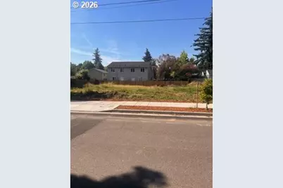 8770 SE Brooklyn St, Portland, OR 97266 - Photo 1