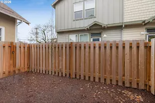 8629 SE Washington St, Portland, OR 97216 - Photo 20